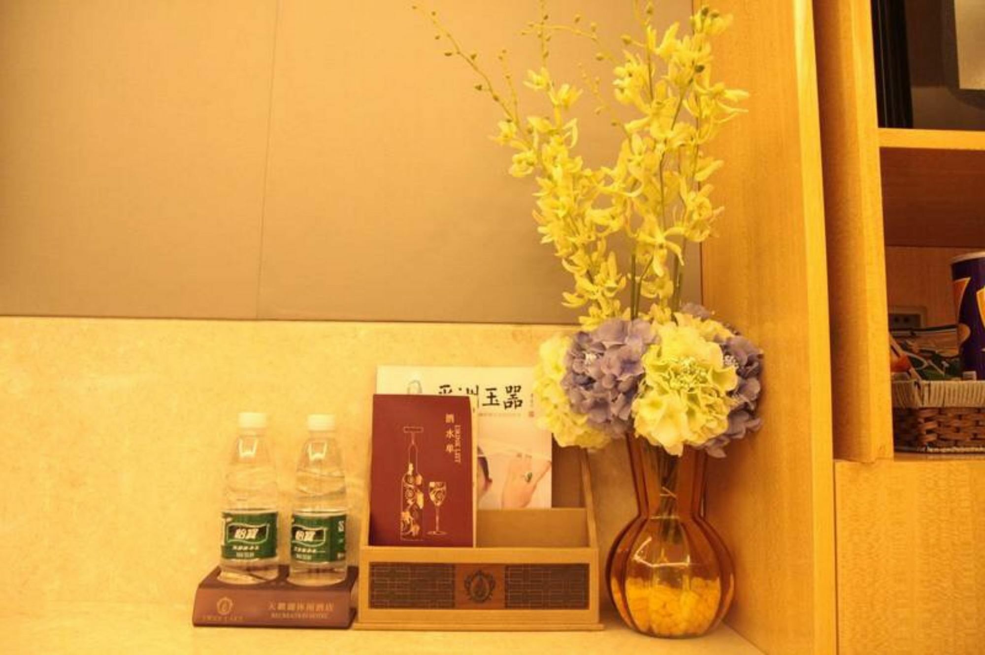 Swan Lake Recreation Hotel Foshan Buitenkant foto